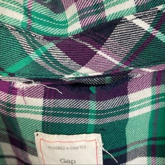 Gap The Fitted Boyfriend Plaid Flannel Button Up Shirt, Medium - Picture 9 of 13